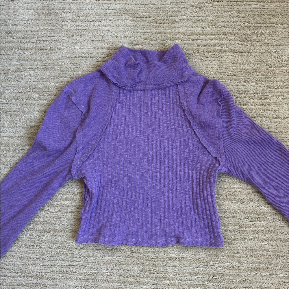 Urban Outfitters purple mock-neck (S)